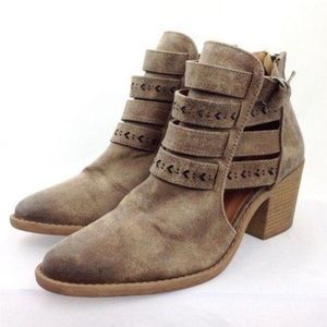 Qupid Shooties Distressed Heeled Ankle Boots -N836